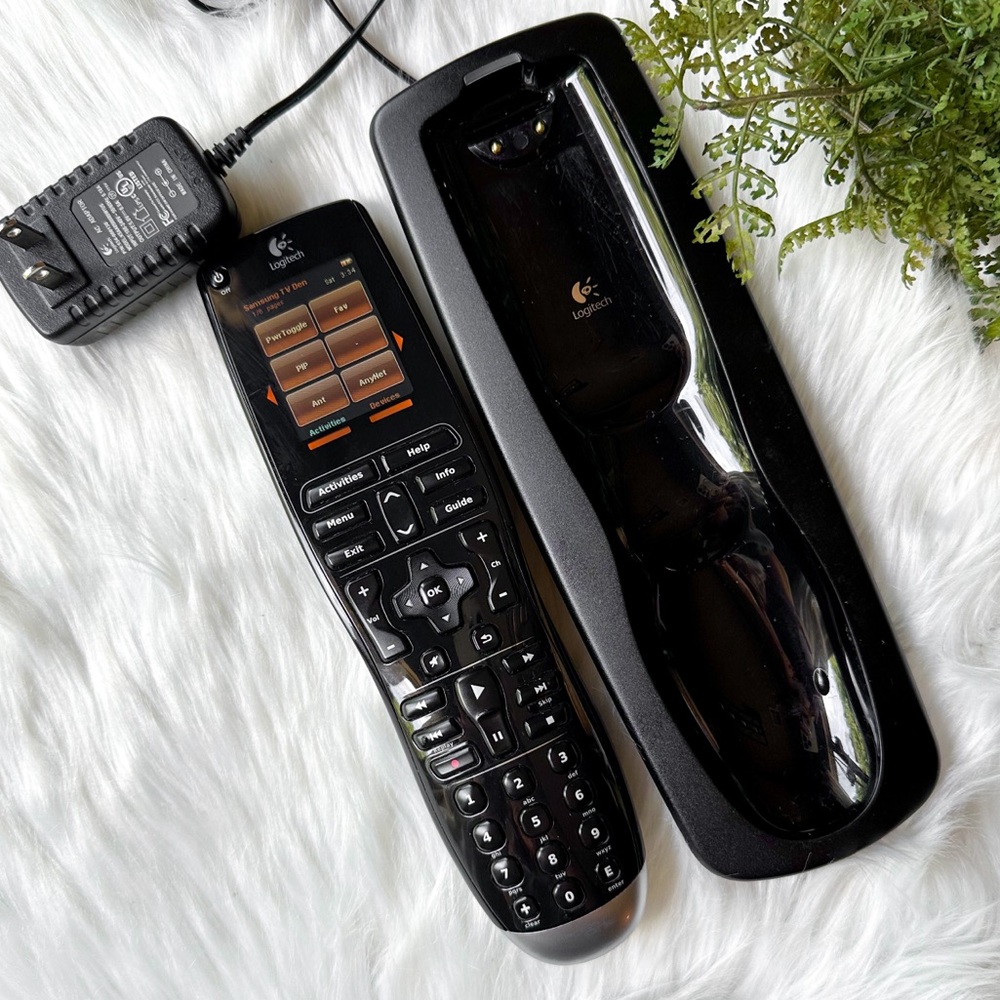 Logitech WD230XM Harmony One Universal Remote Control 815-000038 w/Charging Base